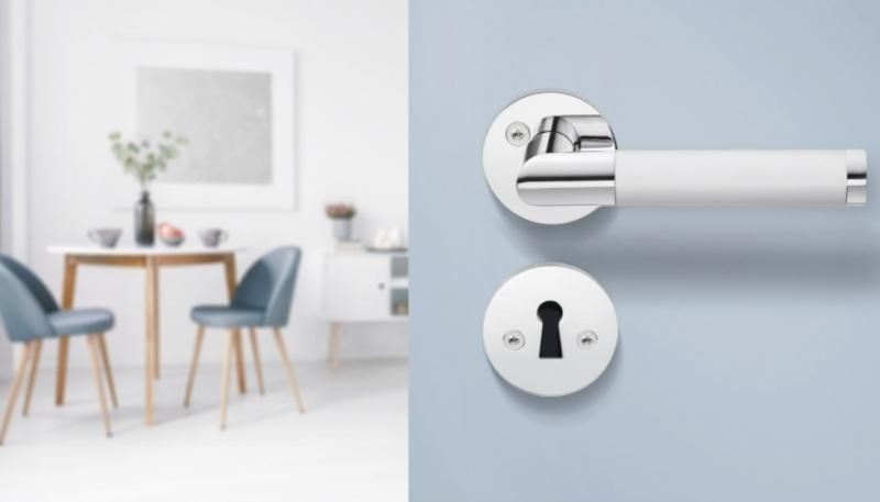 Beslagsboden indend&oslash;rs d&oslash;rgreb inkl n&oslash;gleskilt - Krom/hvid - S&aelig;t &aacute; 4 stk