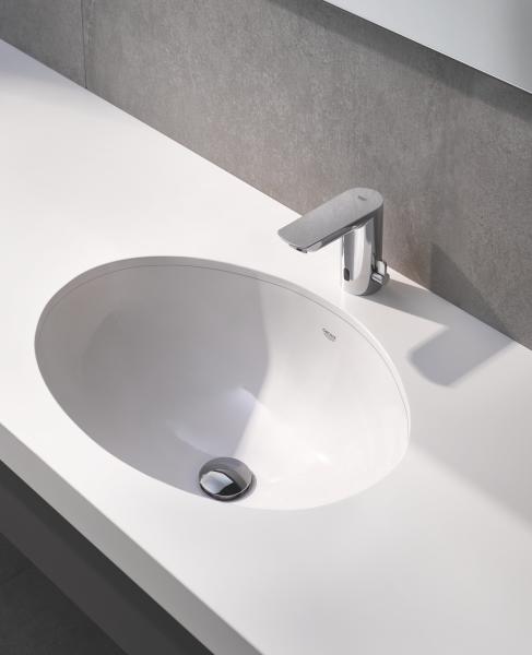 Grohe Bau Cosmopolitan E ber&oslash;ringsfri vandhane til 230 V