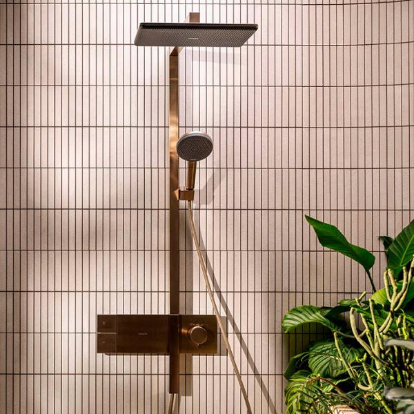 hansgrohe Raindance Alive Q Showerpipe 200/340 1jet m/ShowerSelect Comfort og EcoSmart - B&oslash;rstet bronze