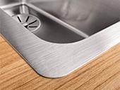 K�kkenvask i rustfrit st�l m. afl�bsbakke